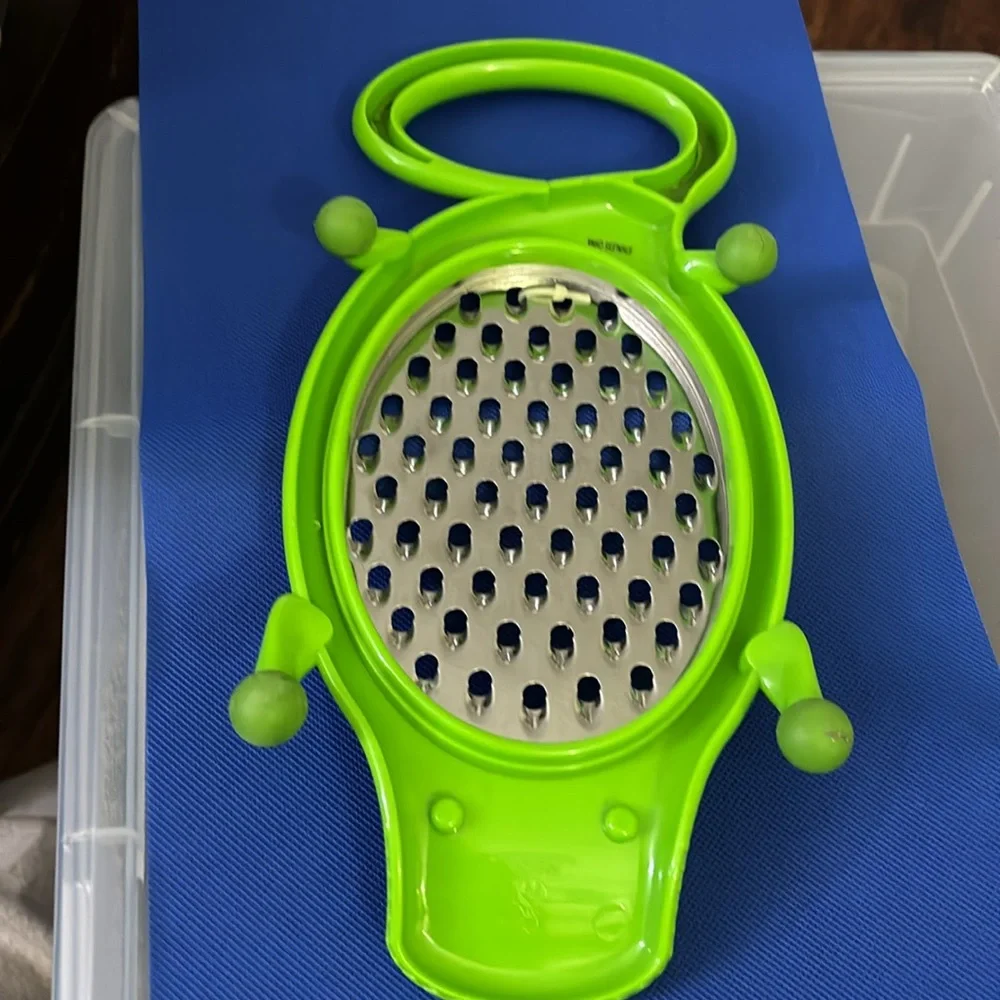 Vintage Alligator Cheese Grater New NWOT